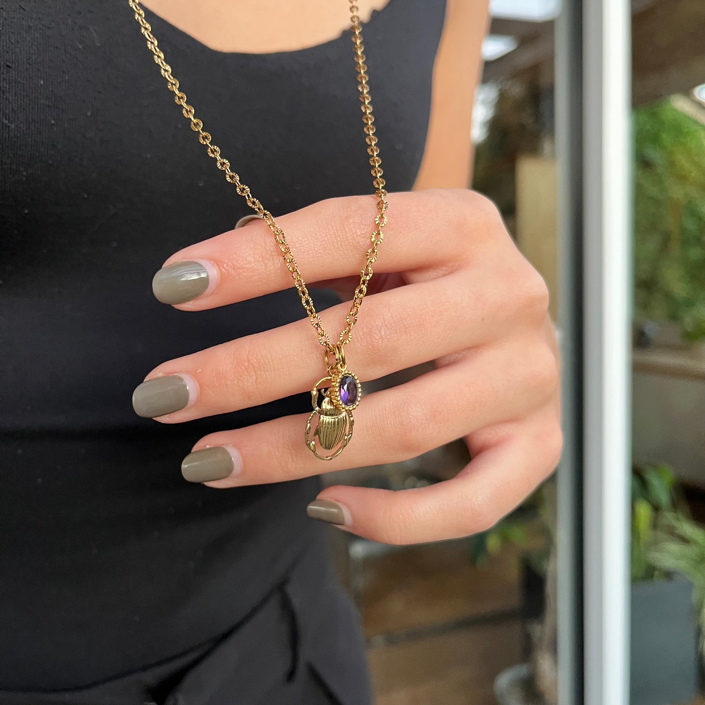 Myio - sautoir scarabée